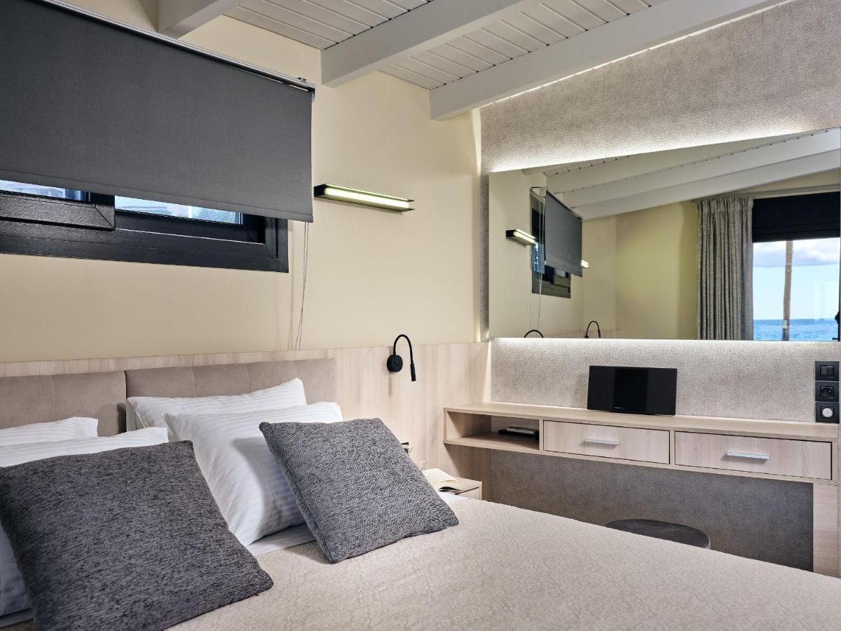 Villa Blue View - Coastal Elegance With Swim Spa, By Zantewize